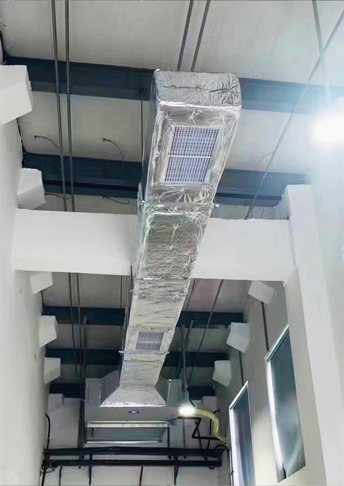 Power plant ceiling type air conditioning unit, duct ventilation, power saving, efficient delivery of cold air to each designated area